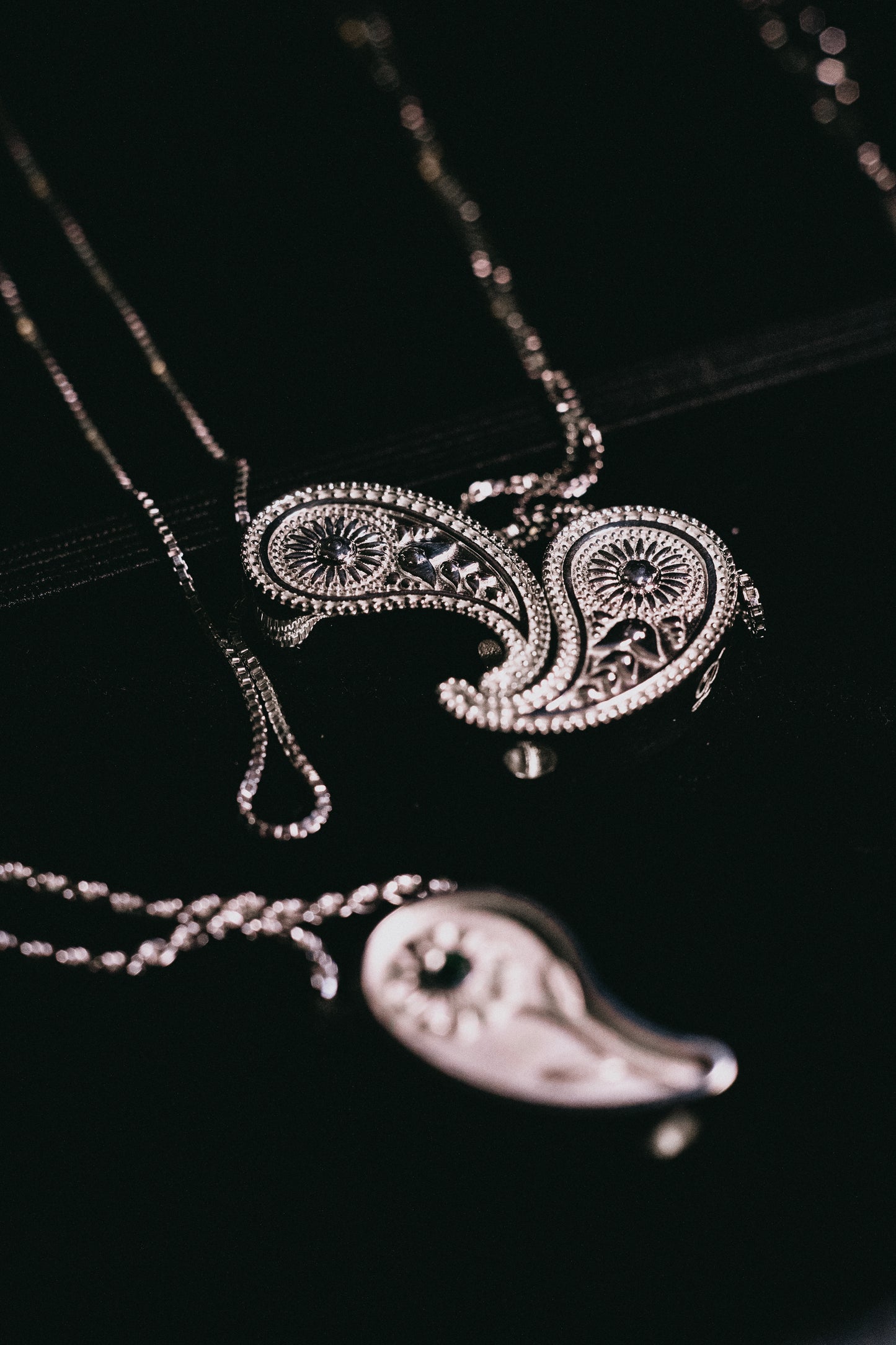 Paisley Pendant 002 - Ajrak