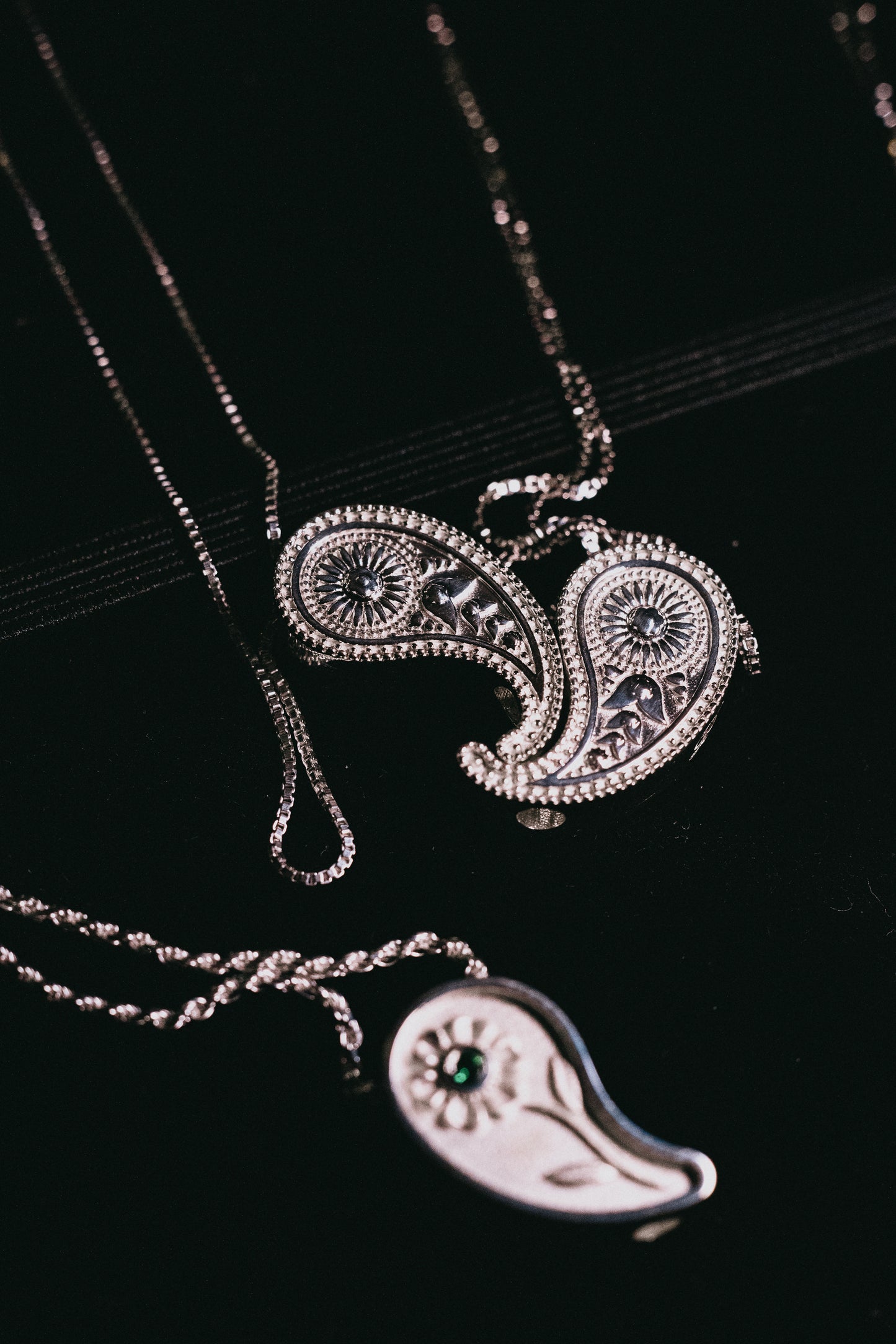 Paisley Pendant 002 - Ajrak