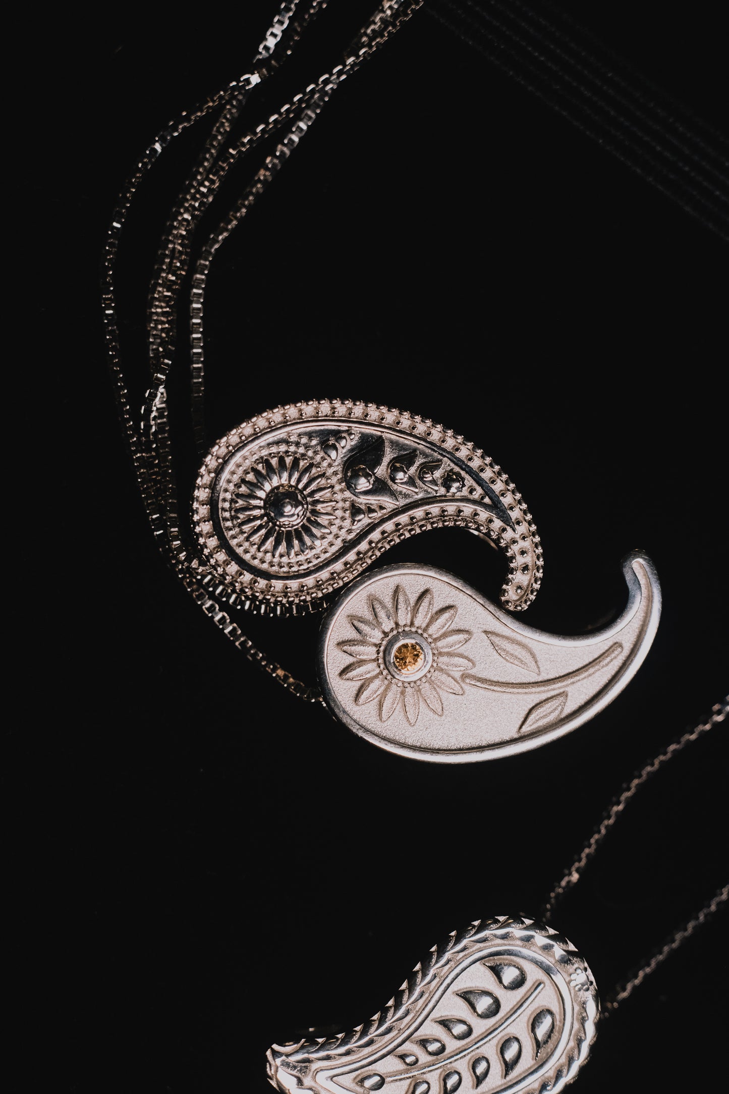 Paisley Pendant 001 - Paisley