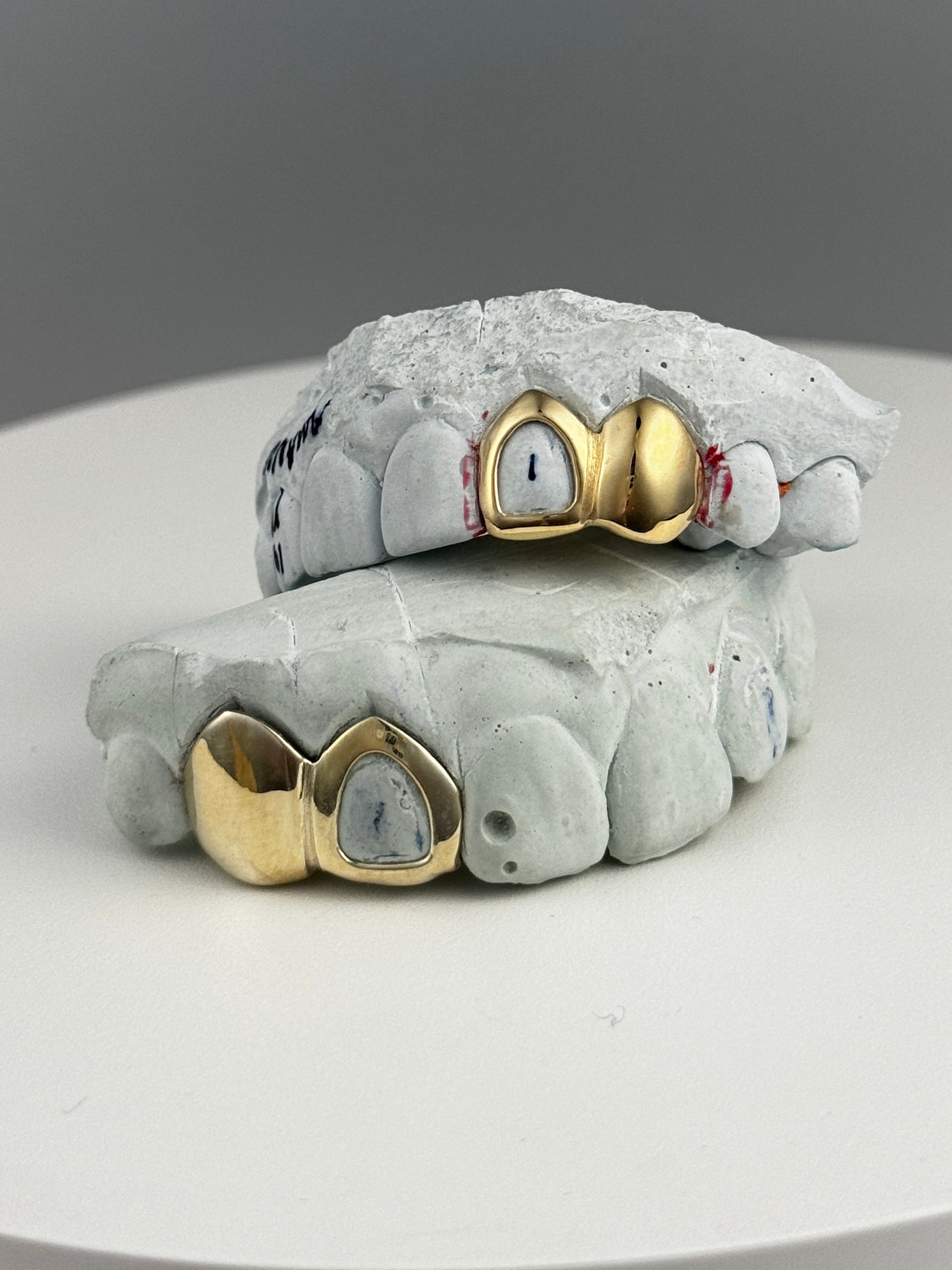 Window + Solid (Incisor + Fang)
